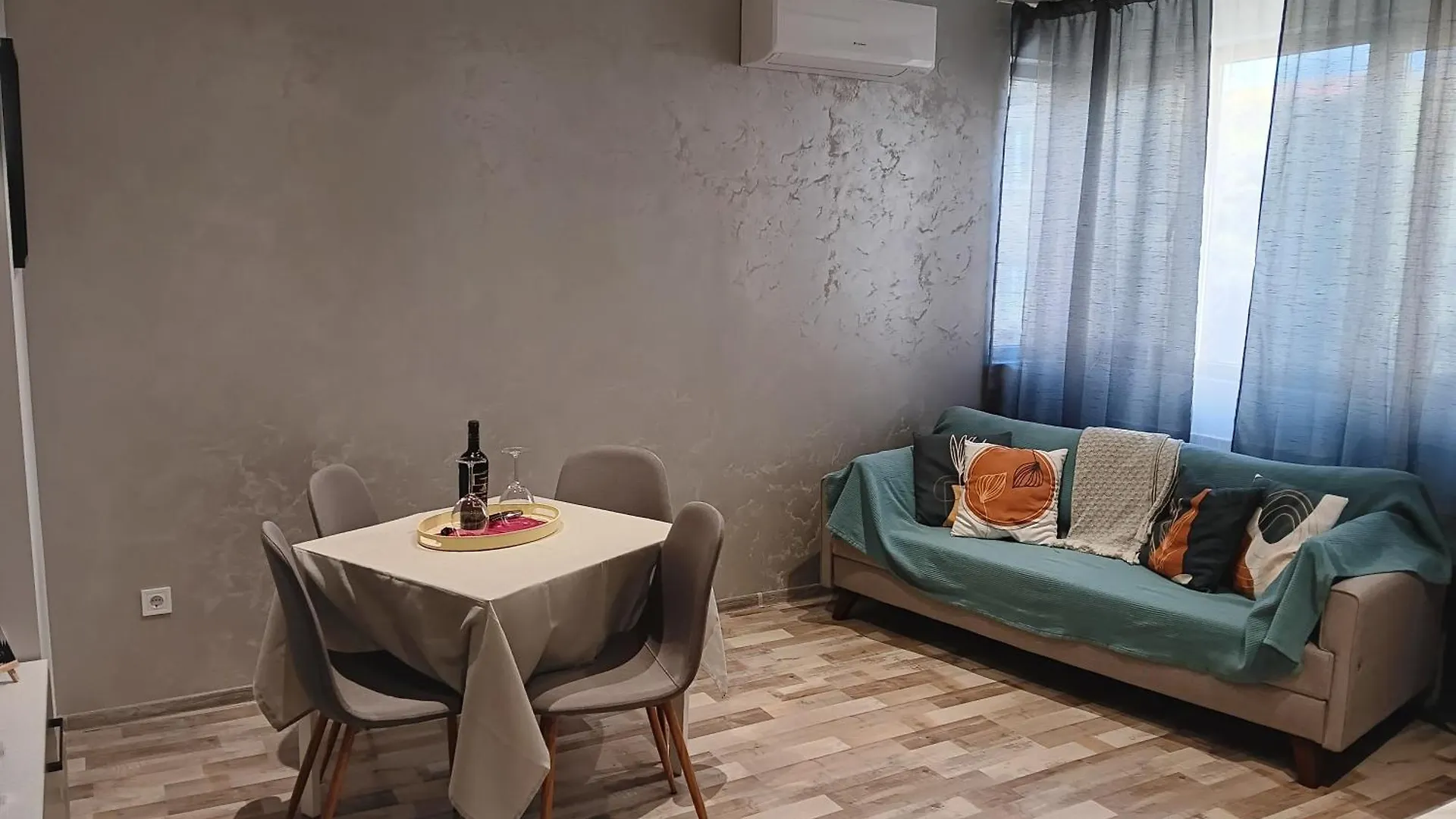 Bijoux Apt In The Heart Of Sofia 0*,